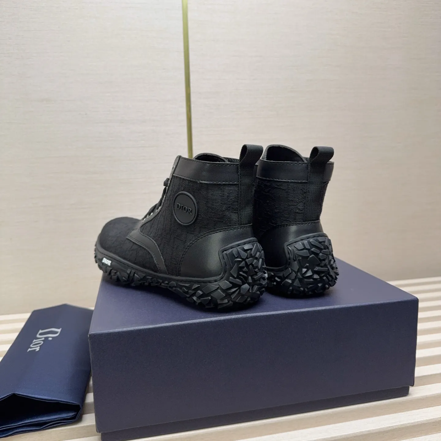 Men's Shoes 💰440 Dior A practical choice that combines protection with classic style. Made from durable Rugged Calf leather, it's tumbled and hand-finished to create a soft suede feel with a rich texture. Elastic side panels and subtle cutouts are inspired by the classic Chelsea boot. Leather upper and lining with Kummel tabs at front and rear, rubber outsole